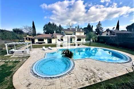 Villa in Vendita, Olgiata