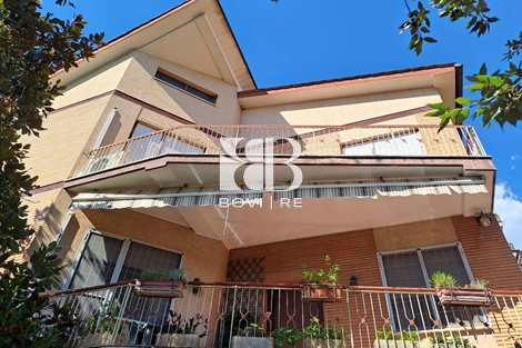 Villa bifamiliare in vendita, Prima Porta